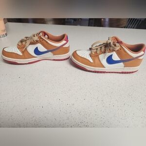 Nike sneakers Size 5.5 Boy